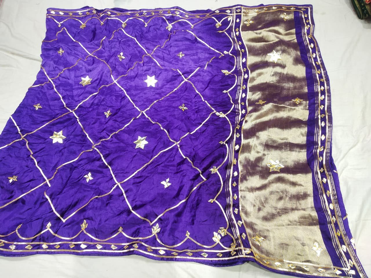 Jaipuri Gota Patti Saree in Pure Rasiyan Silk 4 A vibrant pink and orange Jaipuri silk saree with gold gota patti diamond patterns and a rich golden border.